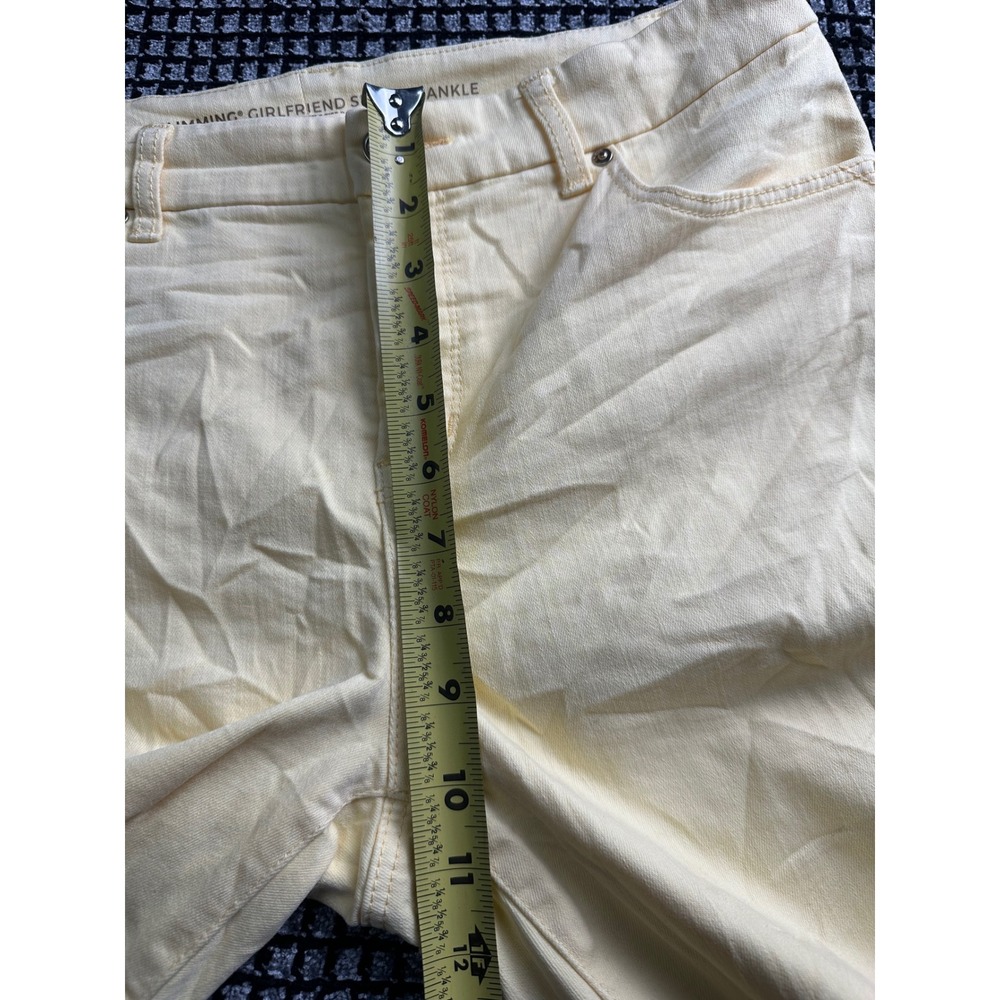 Chico's So Slimming Girlfriend Shorts Womens 0.5R Yellow Excellent Slim Leg - Picture 4 of 6